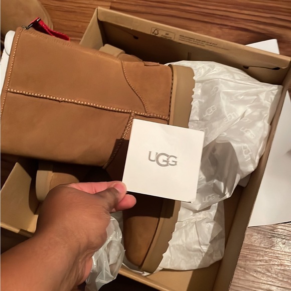 Chestnut Uggs woman - Picture 6 of 6